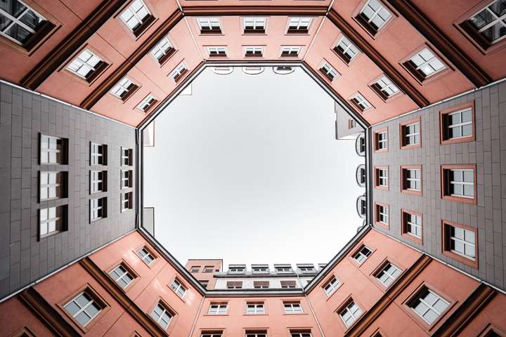 featured image thumbnail for post Ordentliche Kündigung ist zulässig, wenn der Vermieter den Wohnraum für sein Gewerbe benötigt